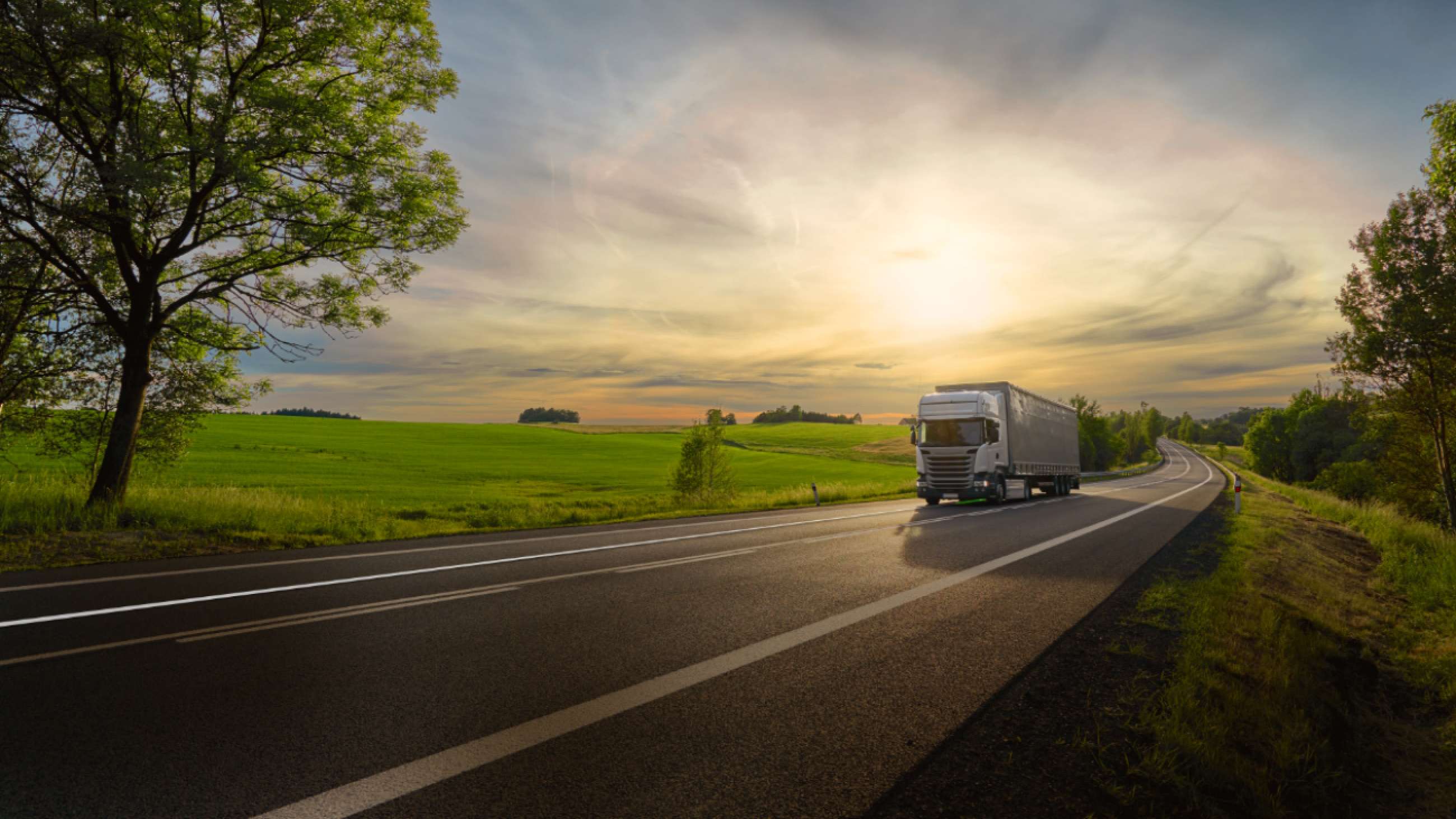 Posten går inn på eiersiden i Elonroad, som utvikler en teknologi hvor el-kjøretøy lades under kjøring eller på en egenutviklet matte under parkering. Foto: Elonroad