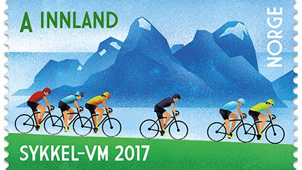 Syklister i vestlandsk fjordlandskap.