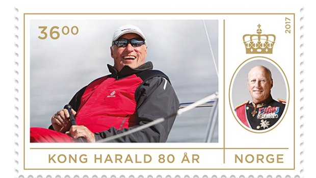 Kong Harald i seilbåten «Fram XVII» under Express-NM 2014.